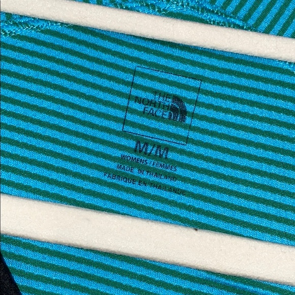 North Face long sleeve - Picture 3 of 3